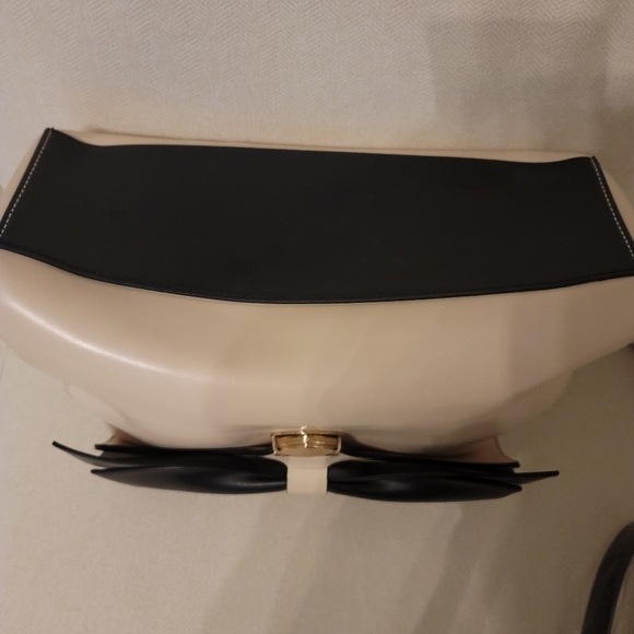 Boutique Handbag with shoulder strap - Picture 3 of 6